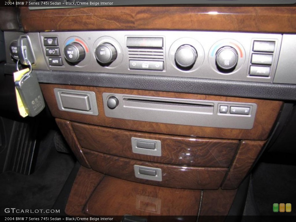 Black/Creme Beige Interior Controls for the 2004 BMW 7 Series 745i Sedan #41116435
