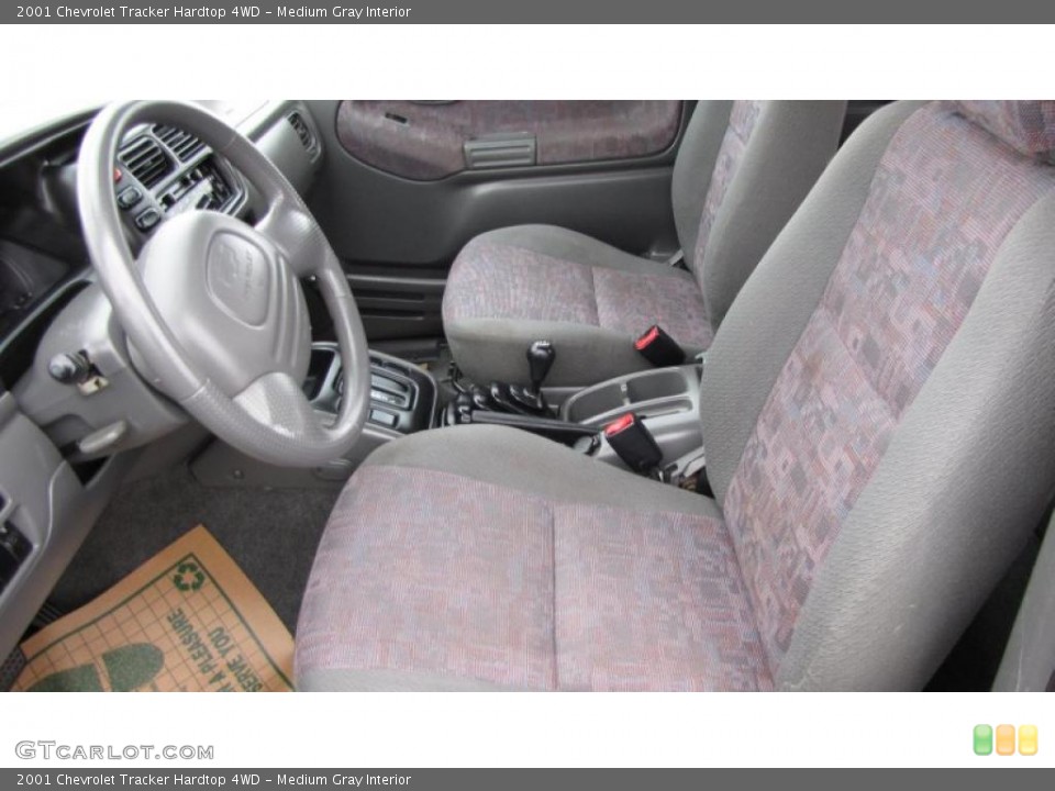 Medium Gray Interior Photo for the 2001 Chevrolet Tracker Hardtop 4WD #41119031