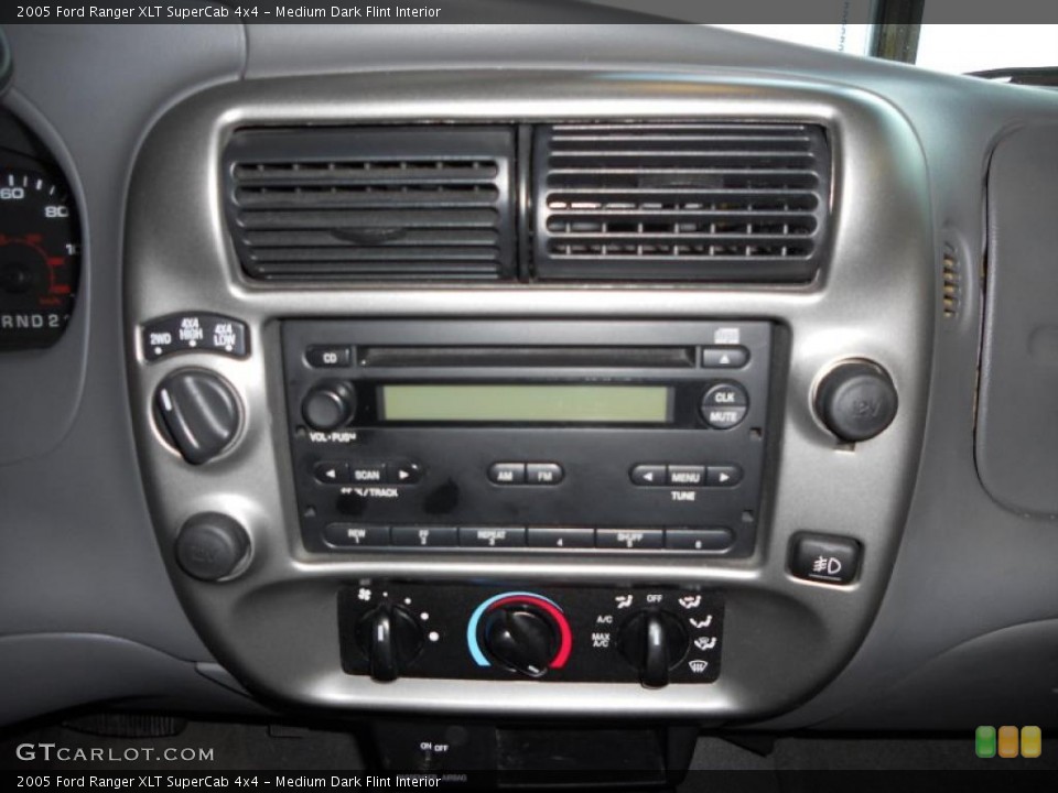 Medium Dark Flint Interior Controls for the 2005 Ford Ranger XLT SuperCab 4x4 #41122975