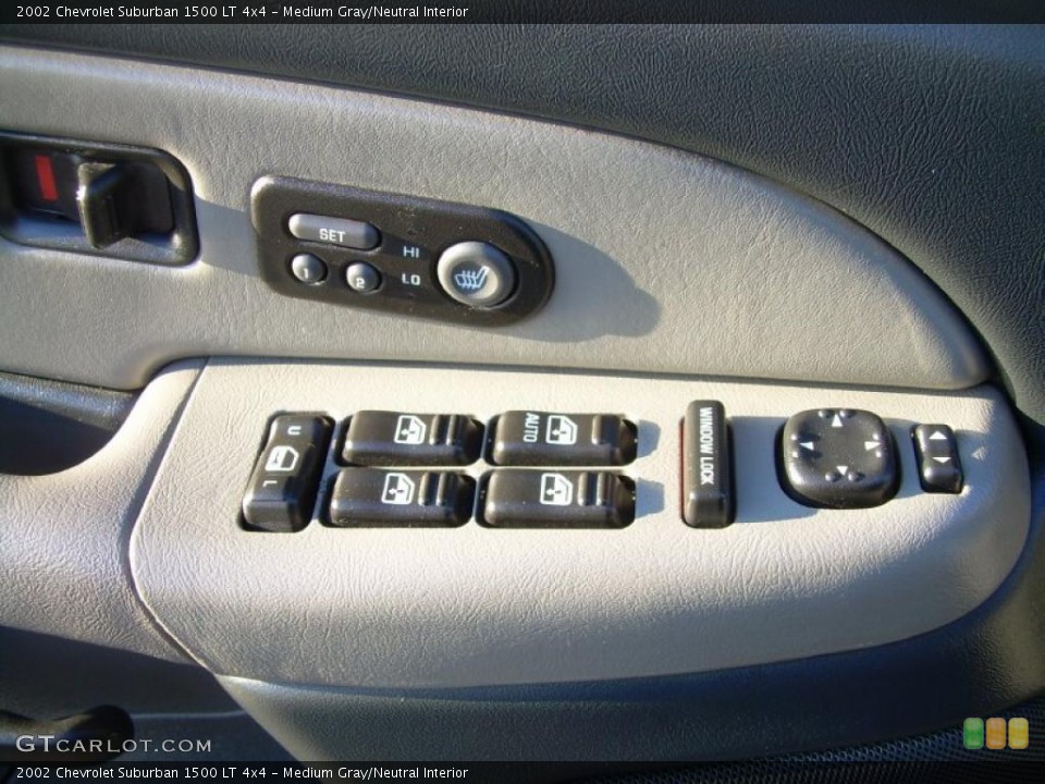 Medium Gray/Neutral Interior Controls for the 2002 Chevrolet Suburban 1500 LT 4x4 #41124571