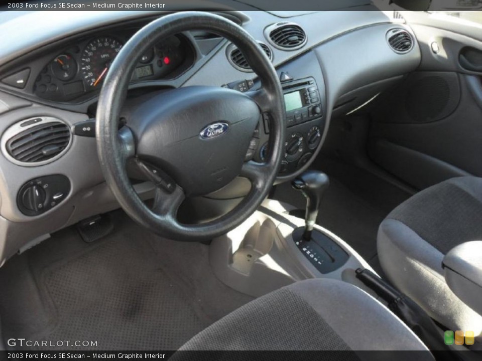 Medium Graphite Interior Photo for the 2003 Ford Focus SE Sedan #41129551