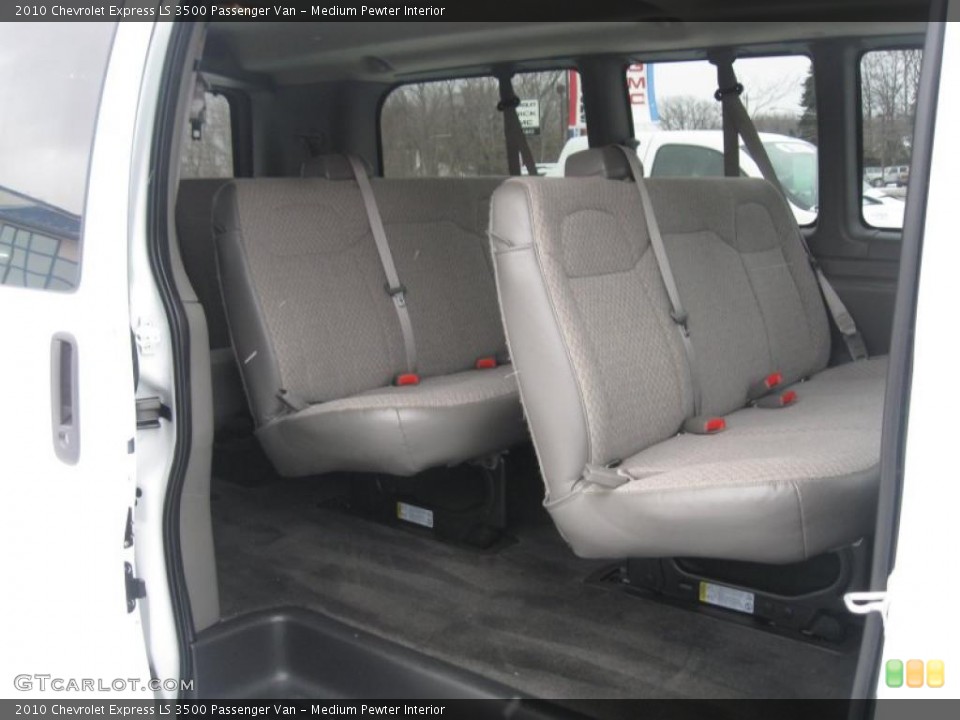 Medium Pewter Interior Photo for the 2010 Chevrolet Express LS 3500 Passenger Van #41131308