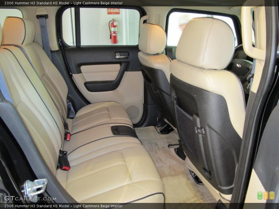 Light Cashmere Beige Interior Photo for the 2006 Hummer H3  #41132307