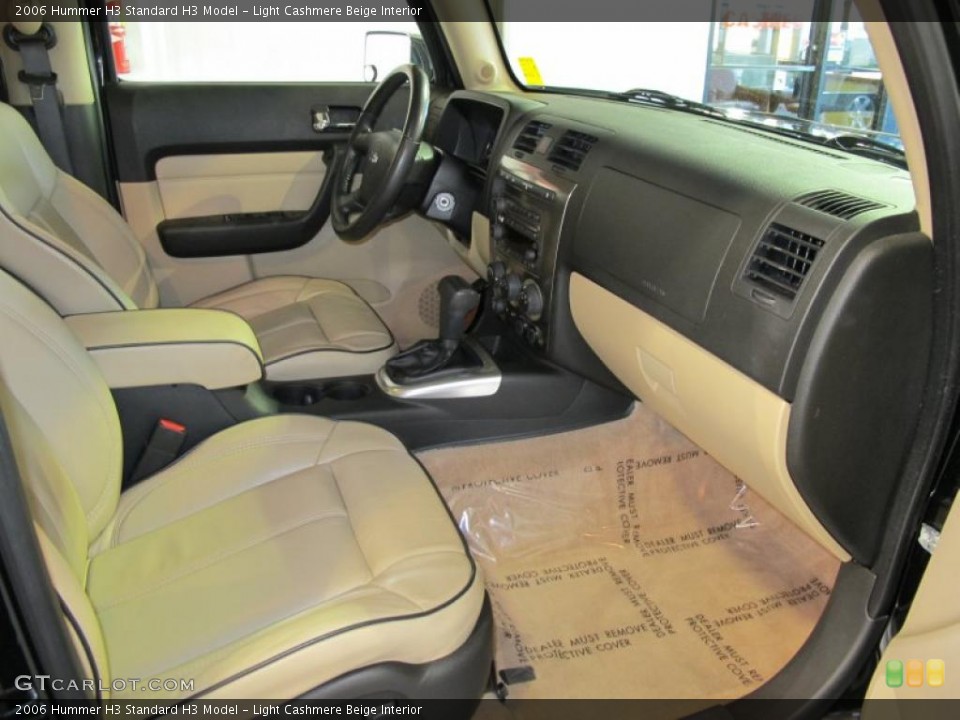 Light Cashmere Beige Interior Photo for the 2006 Hummer H3  #41132340