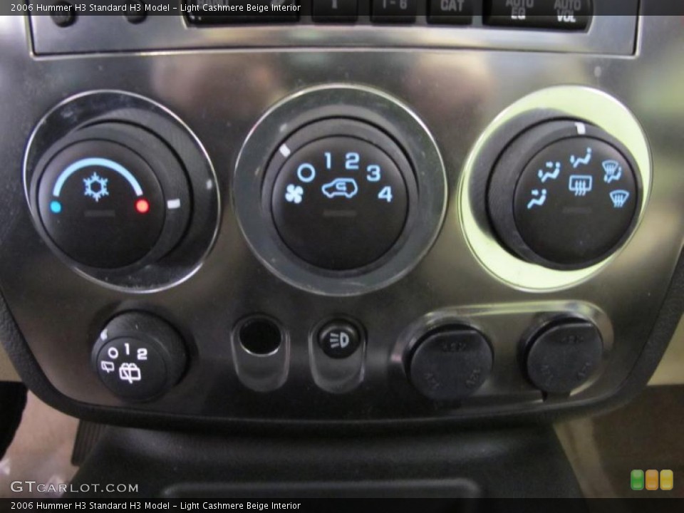 Light Cashmere Beige Interior Controls for the 2006 Hummer H3  #41132455
