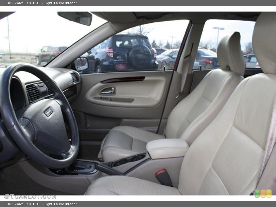 Light Taupe Interior Photo for the 2003 Volvo S40 1.9T #41134993