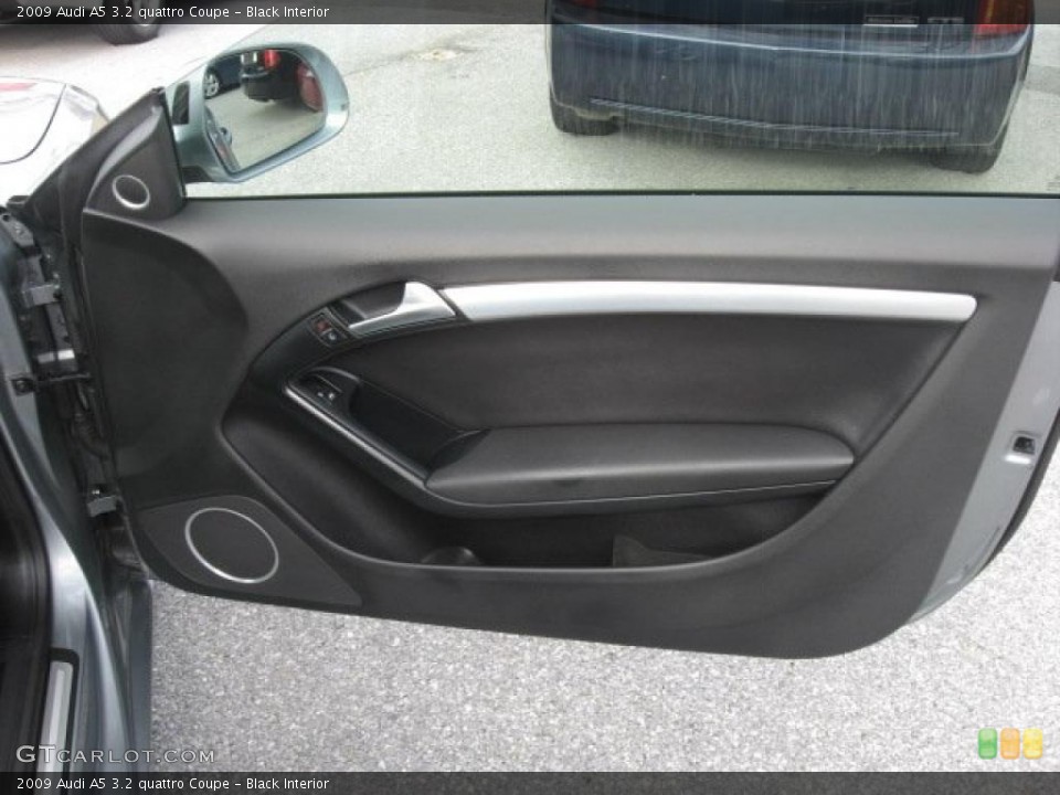 Black Interior Door Panel for the 2009 Audi A5 3.2 quattro Coupe #41141412