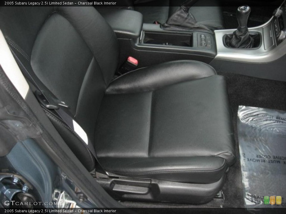 Charcoal Black Interior Photo for the 2005 Subaru Legacy 2.5i Limited Sedan #41142079