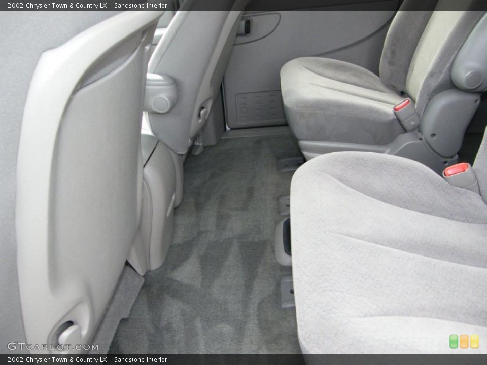 Sandstone Interior Photo for the 2002 Chrysler Town & Country LX #41145671