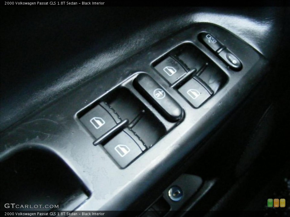 Black Interior Controls for the 2000 Volkswagen Passat GLS 1.8T Sedan #41148715