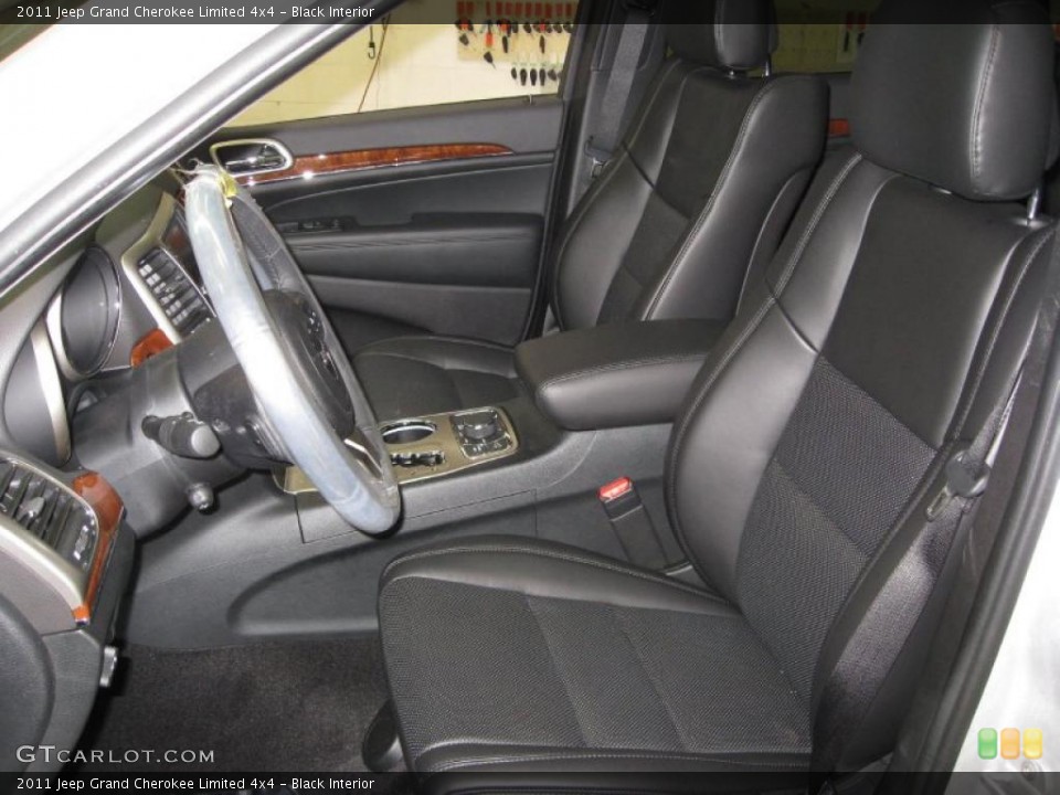 Black Interior Photo for the 2011 Jeep Grand Cherokee Limited 4x4 #41148831