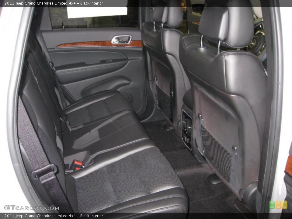 Black Interior Photo for the 2011 Jeep Grand Cherokee Limited 4x4 #41148995