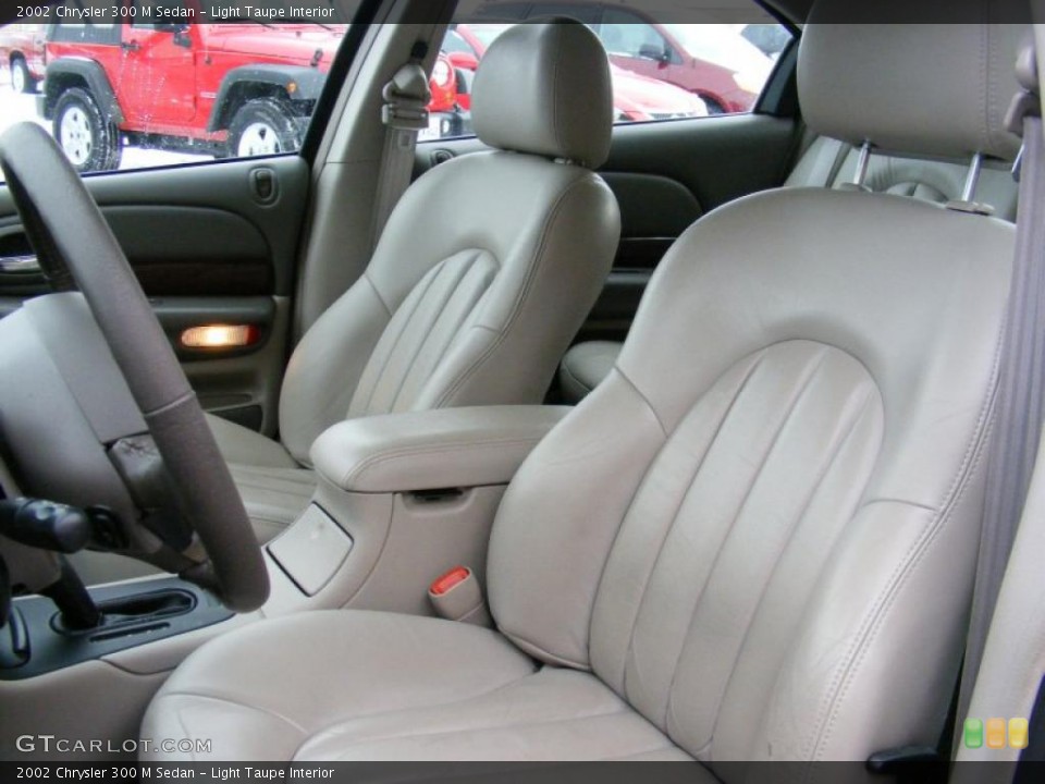 Light Taupe Interior Photo for the 2002 Chrysler 300 M Sedan #41152652