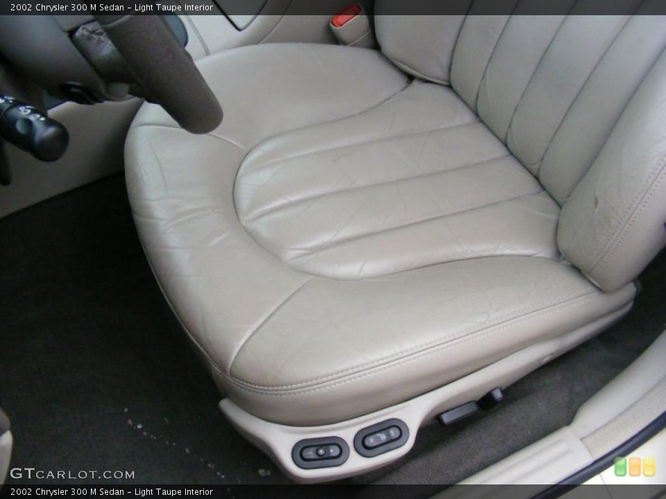 Light Taupe Interior Photo for the 2002 Chrysler 300 M Sedan #41152668