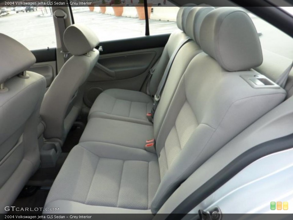 Grey Interior Photo for the 2004 Volkswagen Jetta GLS Sedan #41153280