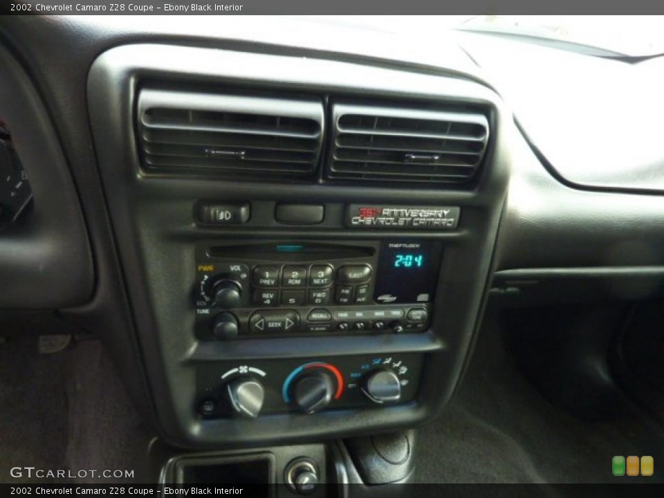Ebony Black Interior Controls for the 2002 Chevrolet Camaro Z28 Coupe #41153704