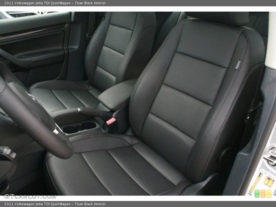 Titan Black Interior Photo for the 2011 Volkswagen Jetta TDI SportWagen #41166997