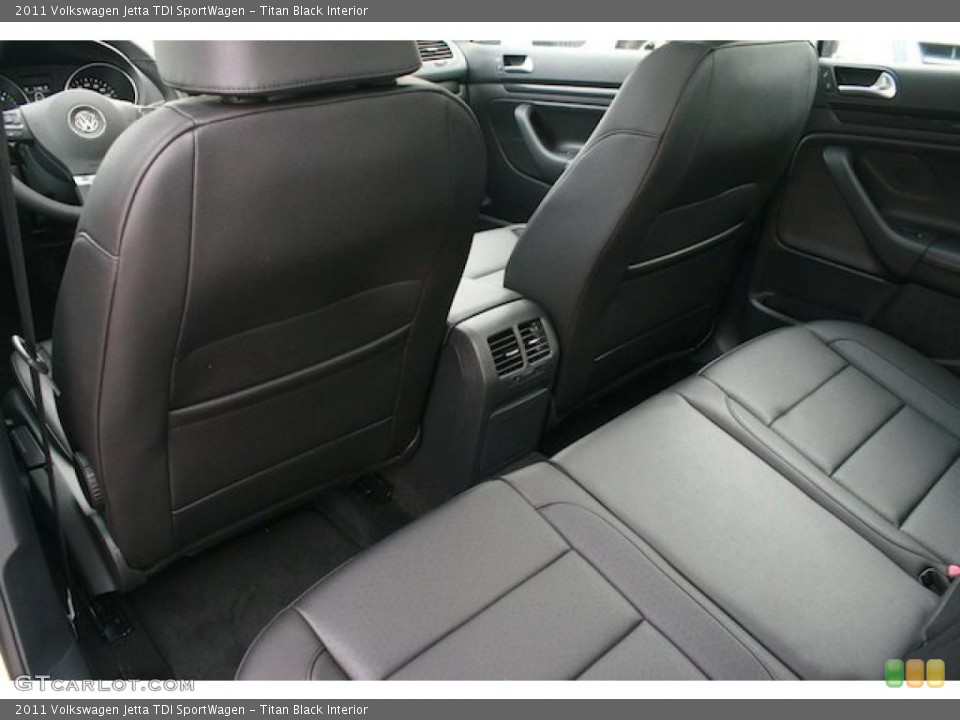 Titan Black Interior Photo for the 2011 Volkswagen Jetta TDI SportWagen #41167013