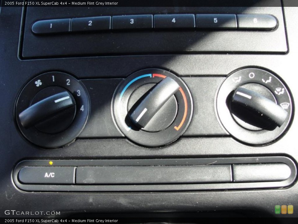 Medium Flint Grey Interior Controls for the 2005 Ford F150 XL SuperCab 4x4 #41172698