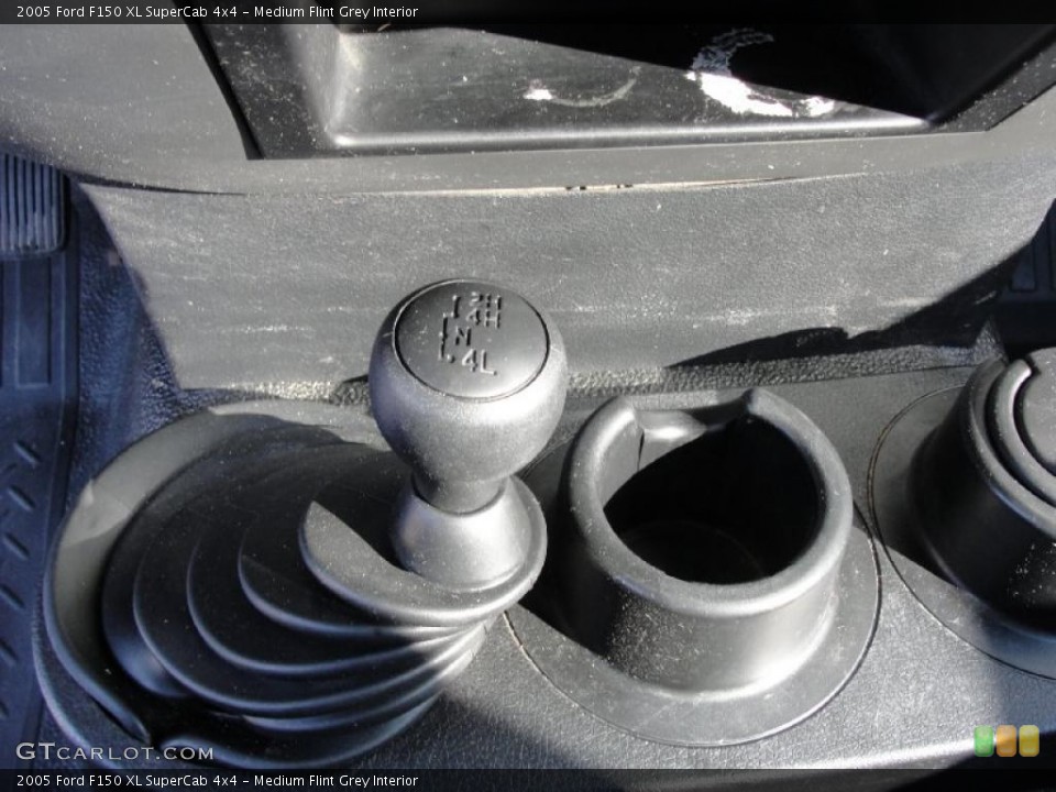 Medium Flint Grey Interior Controls for the 2005 Ford F150 XL SuperCab 4x4 #41172710