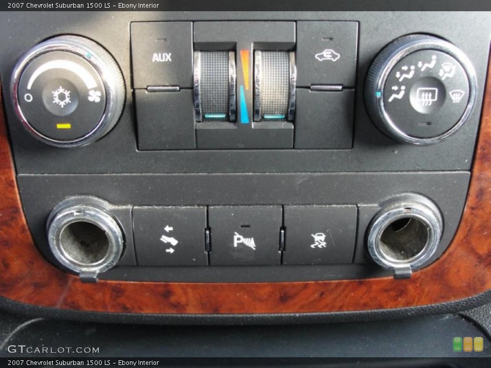 Ebony Interior Controls for the 2007 Chevrolet Suburban 1500 LS #41174578