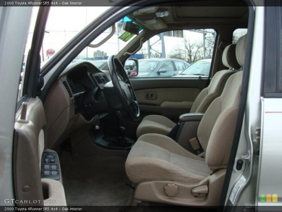 Oak Interior Photo for the 2000 Toyota 4Runner SR5 4x4 #41176570