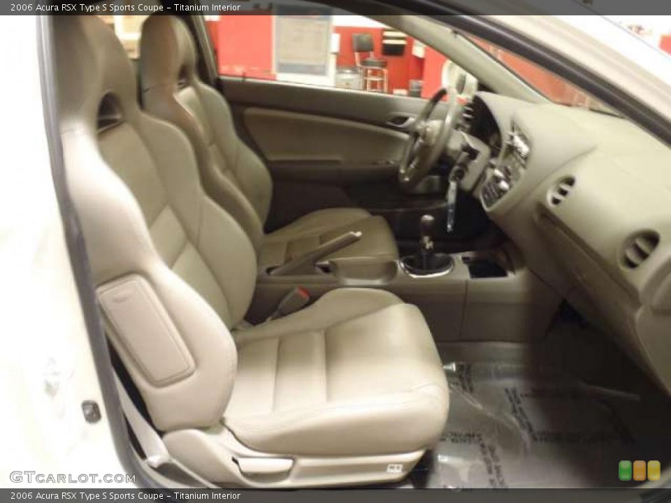 Titanium Interior Photo for the 2006 Acura RSX Type S Sports Coupe #41179186