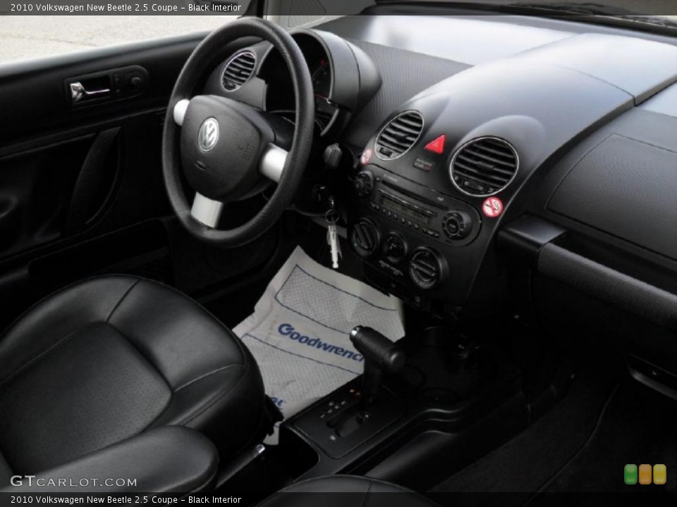 Black Interior Photo for the 2010 Volkswagen New Beetle 2.5 Coupe #41182942