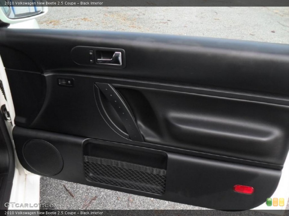 Black Interior Door Panel for the 2010 Volkswagen New Beetle 2.5 Coupe #41182954
