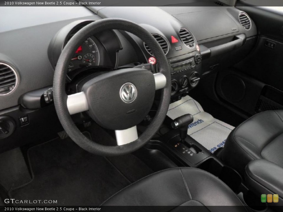 Black Interior Photo for the 2010 Volkswagen New Beetle 2.5 Coupe #41183014