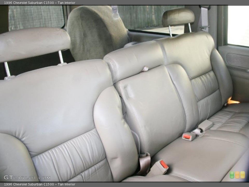 Tan Interior Photo for the 1996 Chevrolet Suburban C1500 #41183186