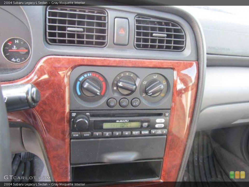 Gray Moquette Interior Controls for the 2004 Subaru Legacy L Sedan #41192498