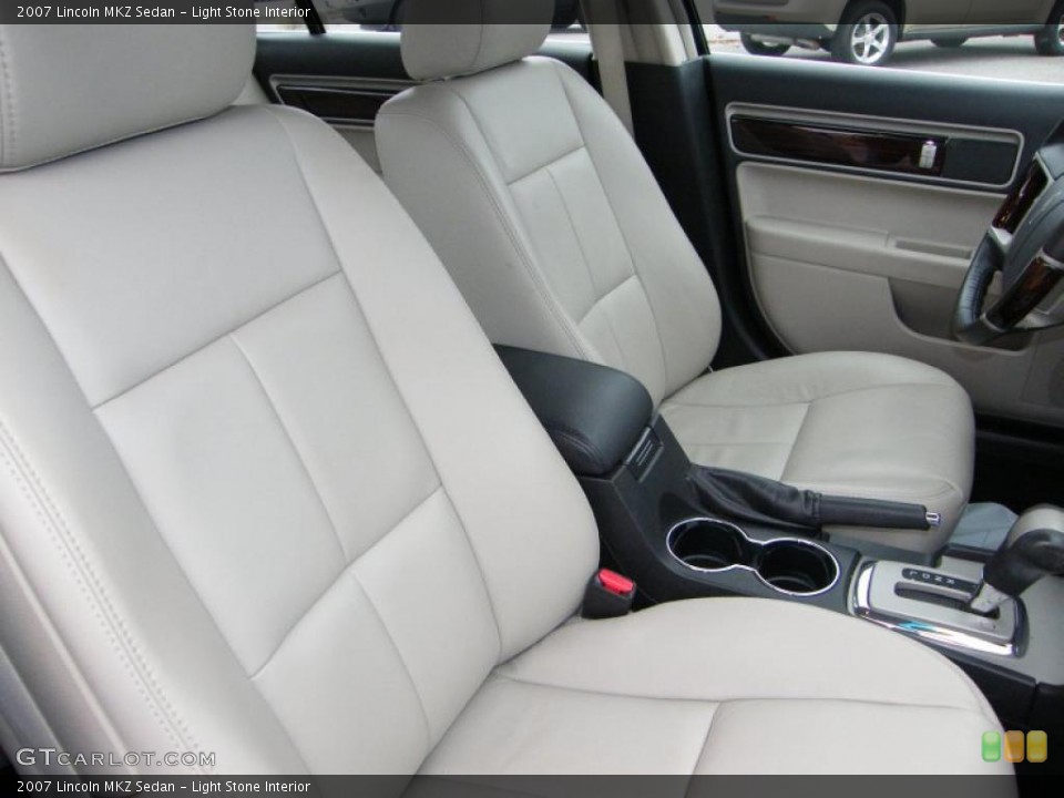 Light Stone Interior Photo for the 2007 Lincoln MKZ Sedan #41193178