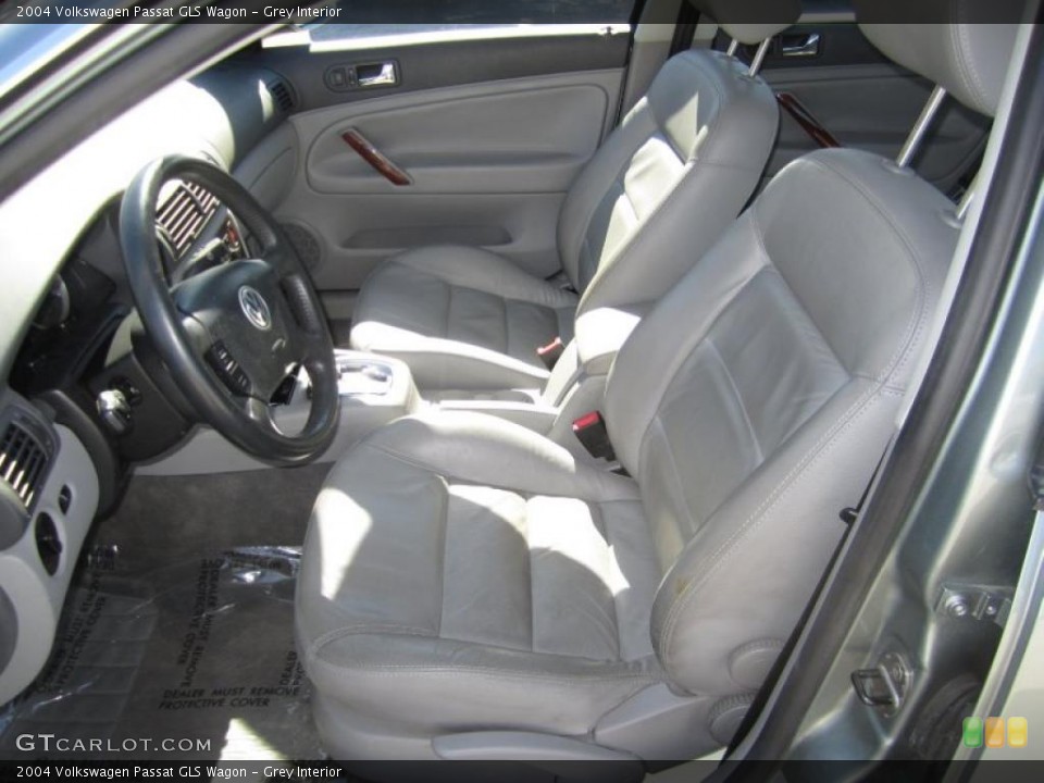 Grey Interior Photo for the 2004 Volkswagen Passat GLS Wagon #41200830