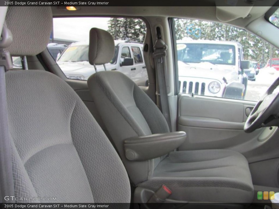 Medium Slate Gray Interior Photo for the 2005 Dodge Grand Caravan SXT #41202814