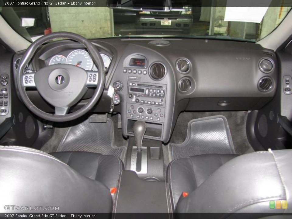 Ebony Interior Dashboard for the 2007 Pontiac Grand Prix GT Sedan #41207070