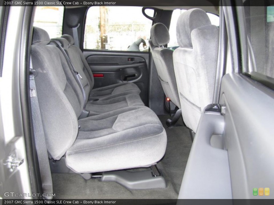 Ebony Black Interior Photo for the 2007 GMC Sierra 1500 Classic SLE Crew Cab #41208002