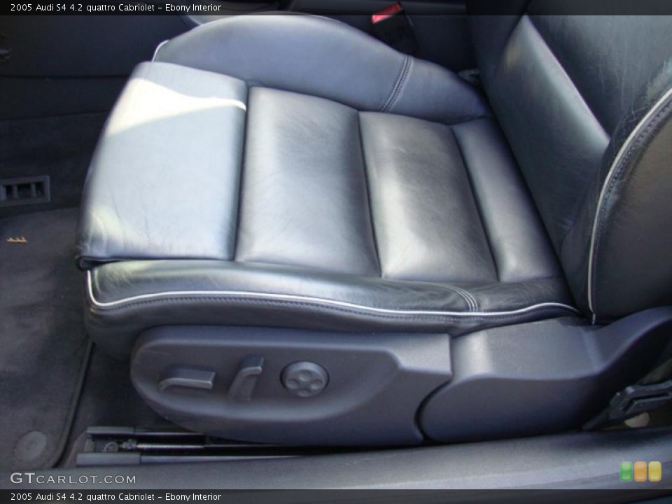 Ebony Interior Photo for the 2005 Audi S4 4.2 quattro Cabriolet #41211031