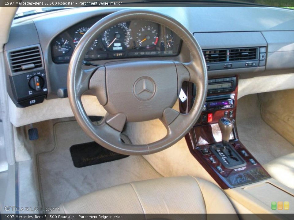 Parchment Beige Interior Photo for the 1997 Mercedes-Benz SL 500 Roadster #41216011