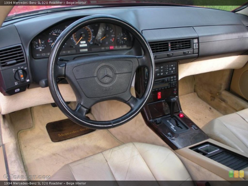 Beige Interior Photo for the 1994 Mercedes-Benz SL 320 Roadster #41216364