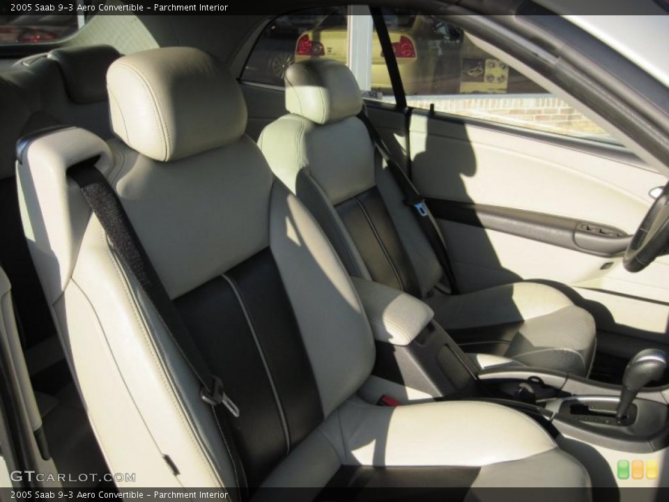 Parchment Interior Photo for the 2005 Saab 9-3 Aero Convertible #41220607