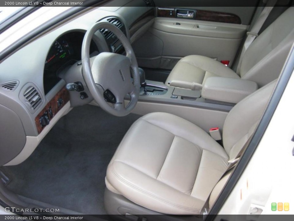 Deep Charcoal Interior Photo for the 2000 Lincoln LS V8 #41223411