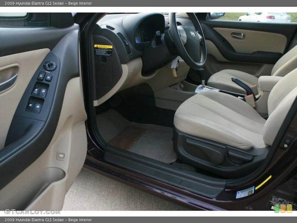 Beige Interior Photo for the 2009 Hyundai Elantra GLS Sedan #41226359