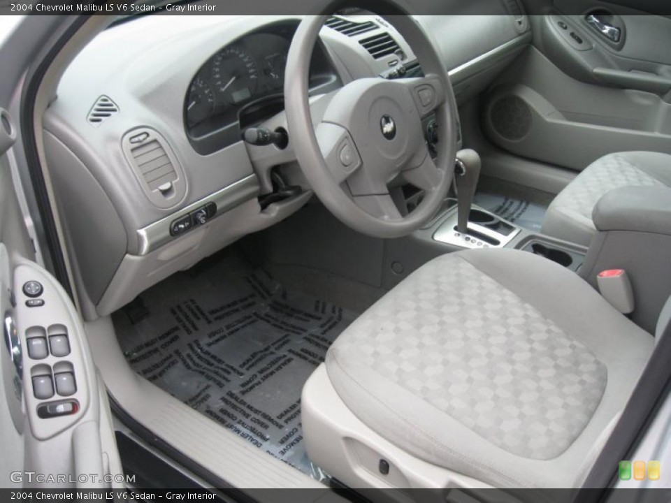 Gray Interior Photo for the 2004 Chevrolet Malibu LS V6 Sedan #41227979