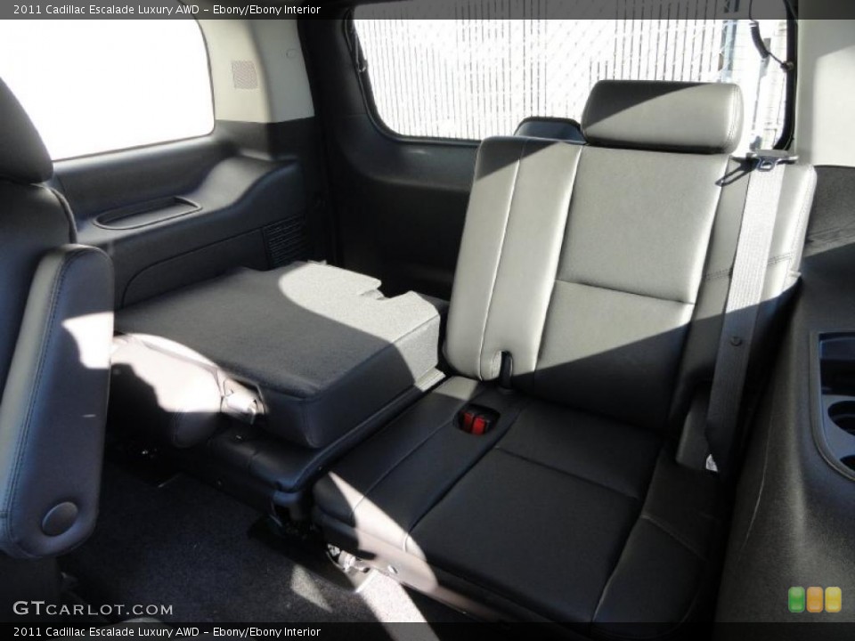 Ebony/Ebony Interior Photo for the 2011 Cadillac Escalade Luxury AWD #41229743