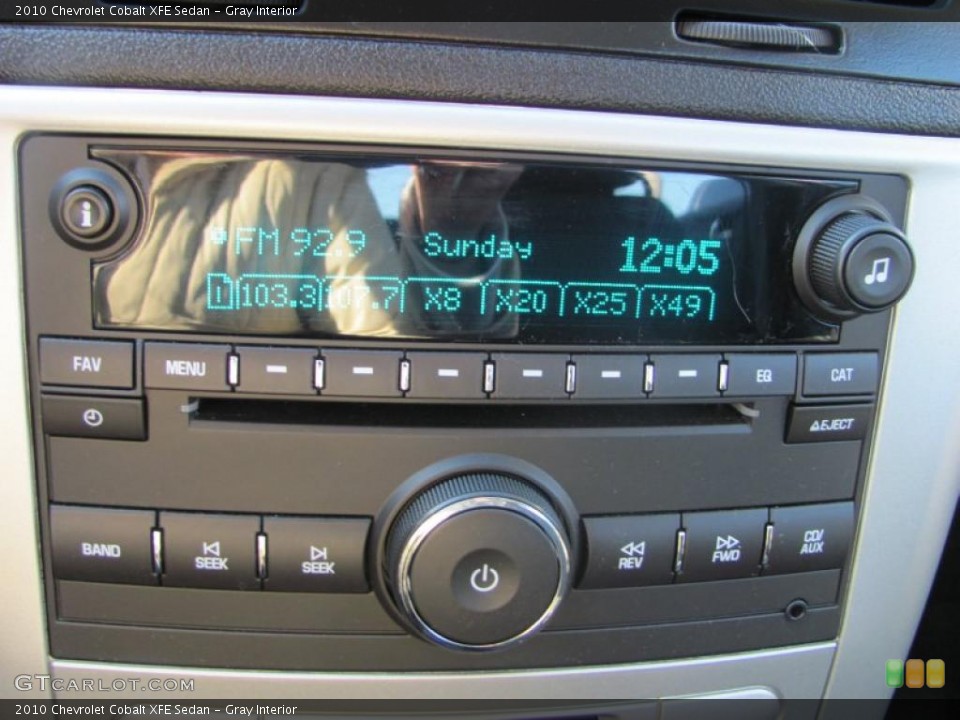 Gray Interior Controls for the 2010 Chevrolet Cobalt XFE Sedan #41239448