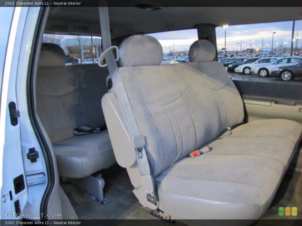 Neutral Interior Photo for the 2002 Chevrolet Astro LS #41242520