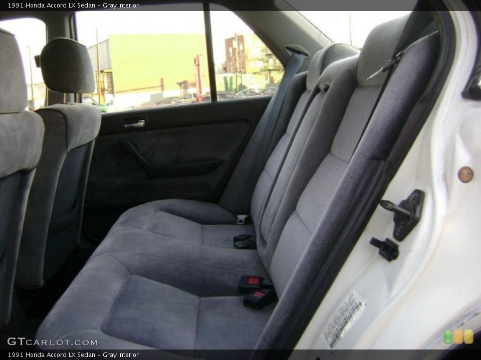 Gray Interior Photo for the 1991 Honda Accord LX Sedan #41247917