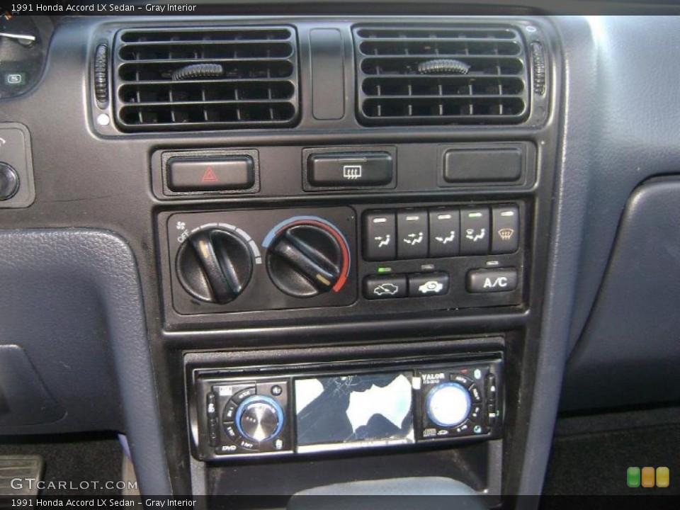 Gray Interior Controls for the 1991 Honda Accord LX Sedan #41247996