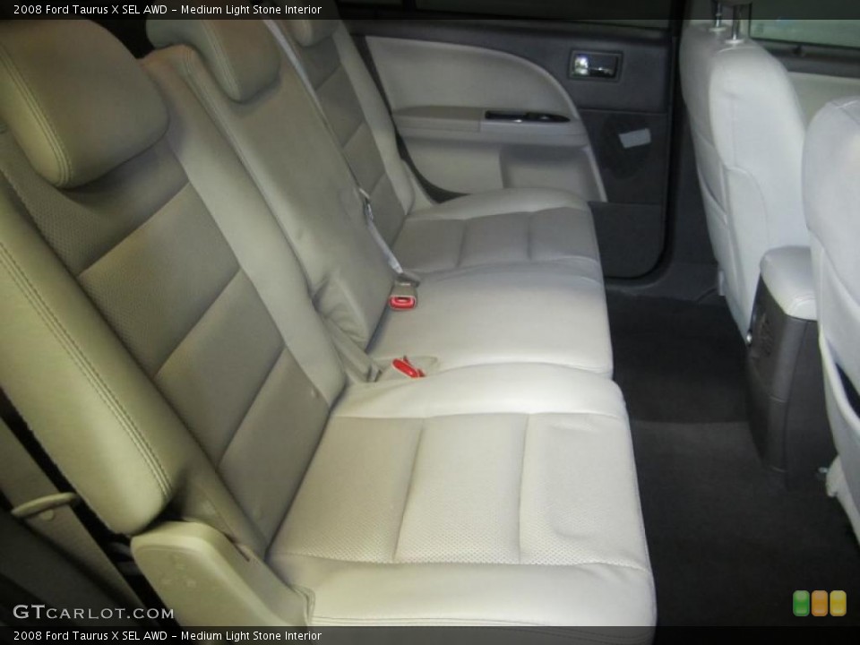 Medium Light Stone Interior Photo for the 2008 Ford Taurus X SEL AWD #41248437